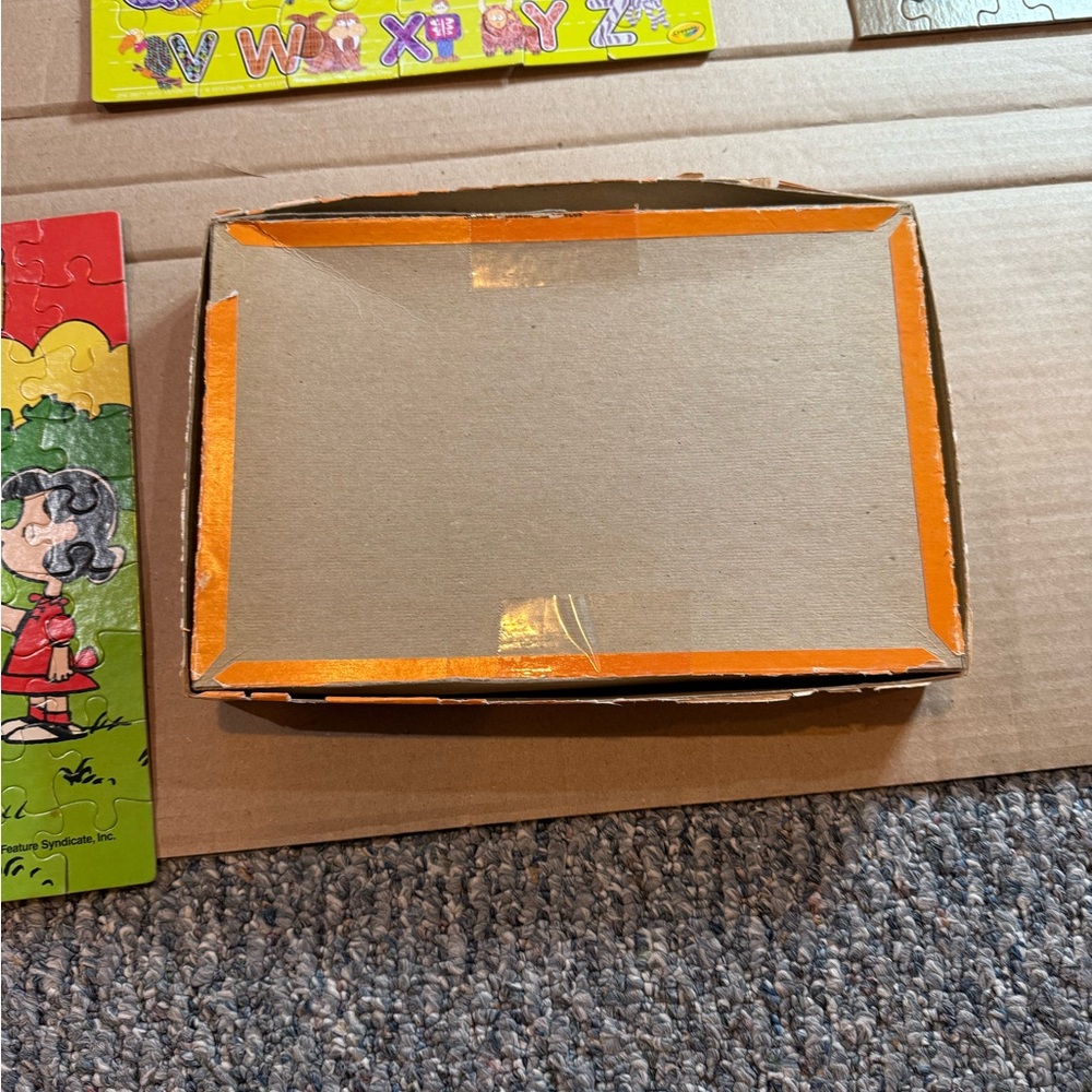 Vtg. PEANUTS MB Puzzle Snoopy Woodstock Complete in Box 100 pieces - Picture 4 of 8
